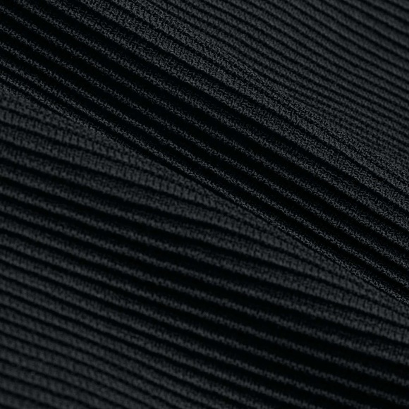 Aritzia Babaton⎜SCULPT KNIT RACER CROPPED TANK⎜BLACK - Picture 6 of 13